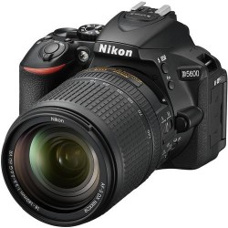Фотокамера зеркальная Nikon D5600 + AF-P 18-140