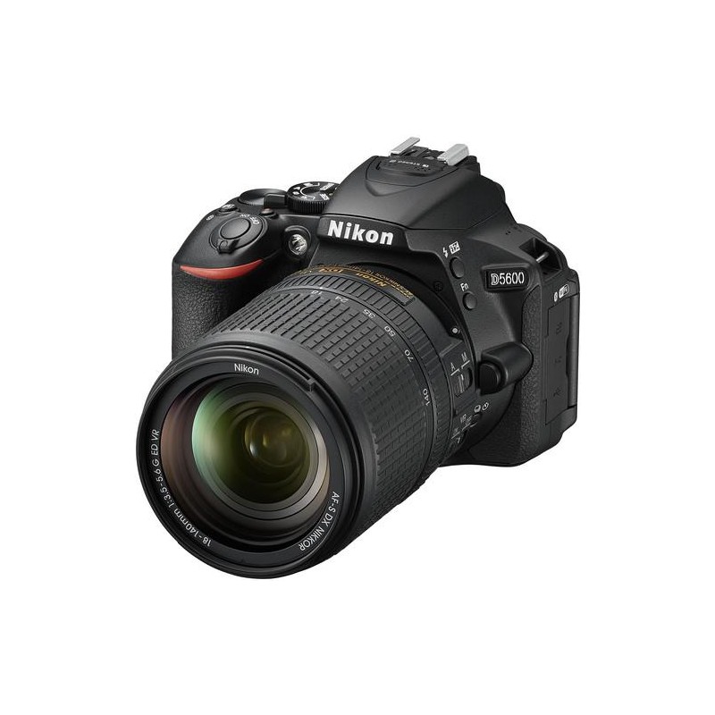 Фотокамера зеркальная Nikon D5600 + AF-P 18-140